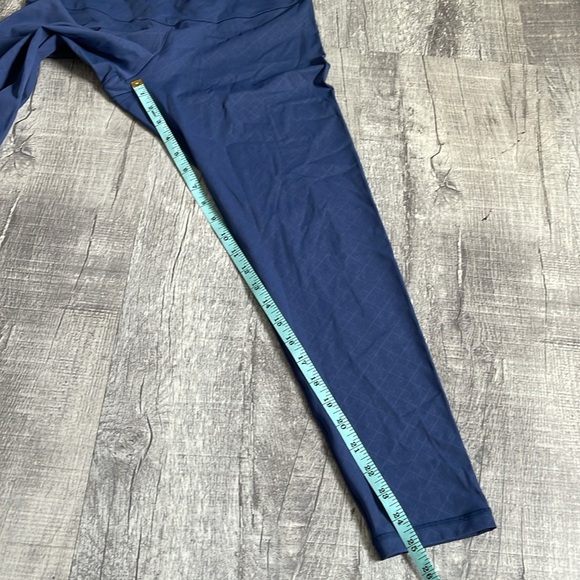 SHEFIT Boss Leggings - Picture 6 of 12